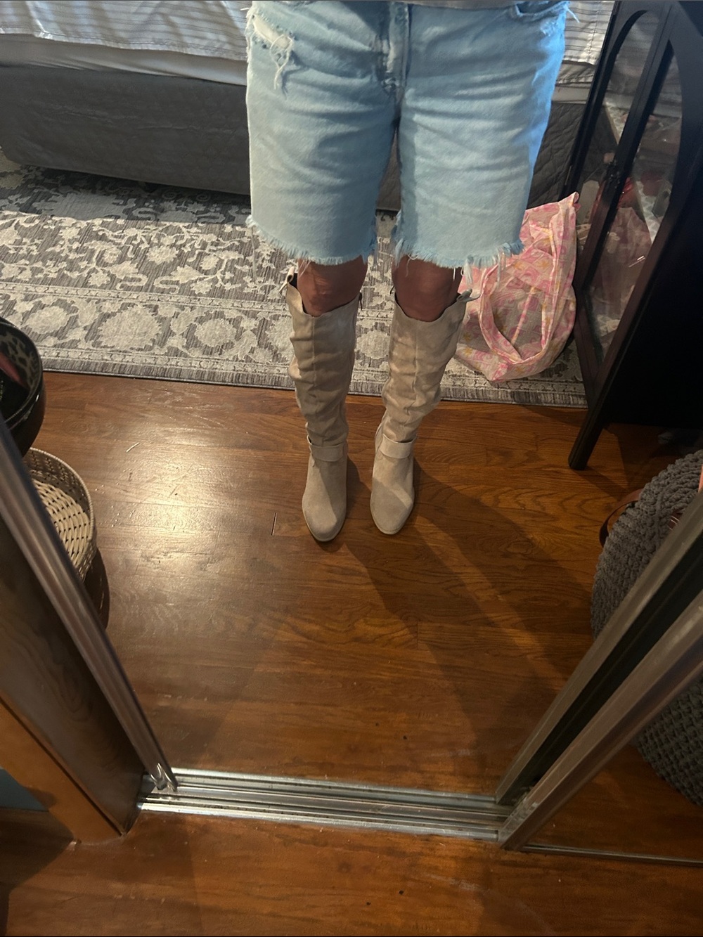 Women's Knee-High Slouch Suede Boots - Light Taupe